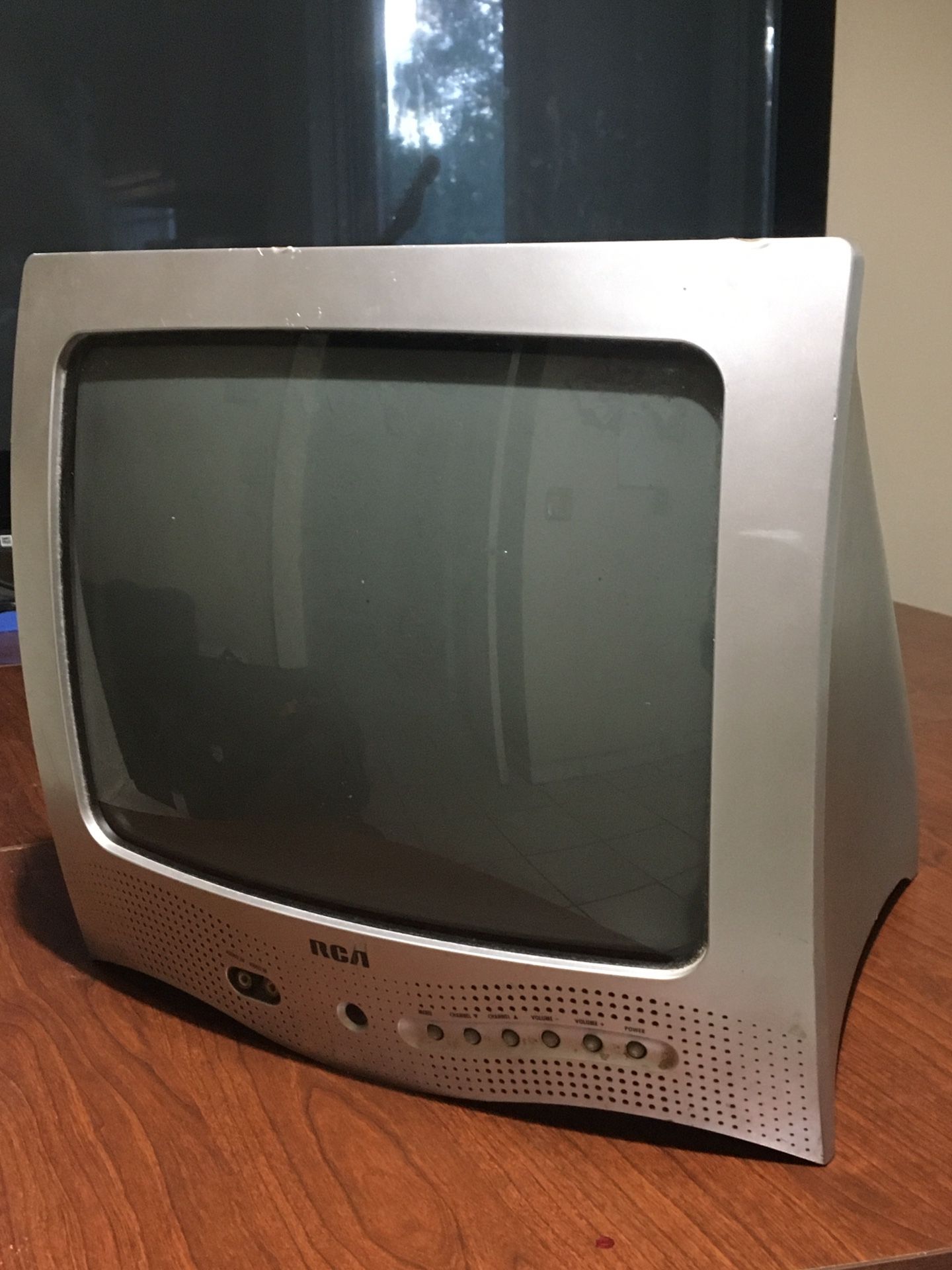 RCA E13320 13” CRT TV