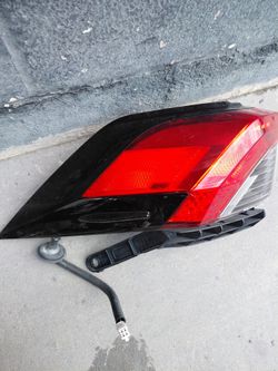 2019 toyota rav 4 taillight left driver side