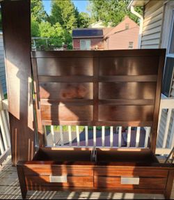 Queens size bed