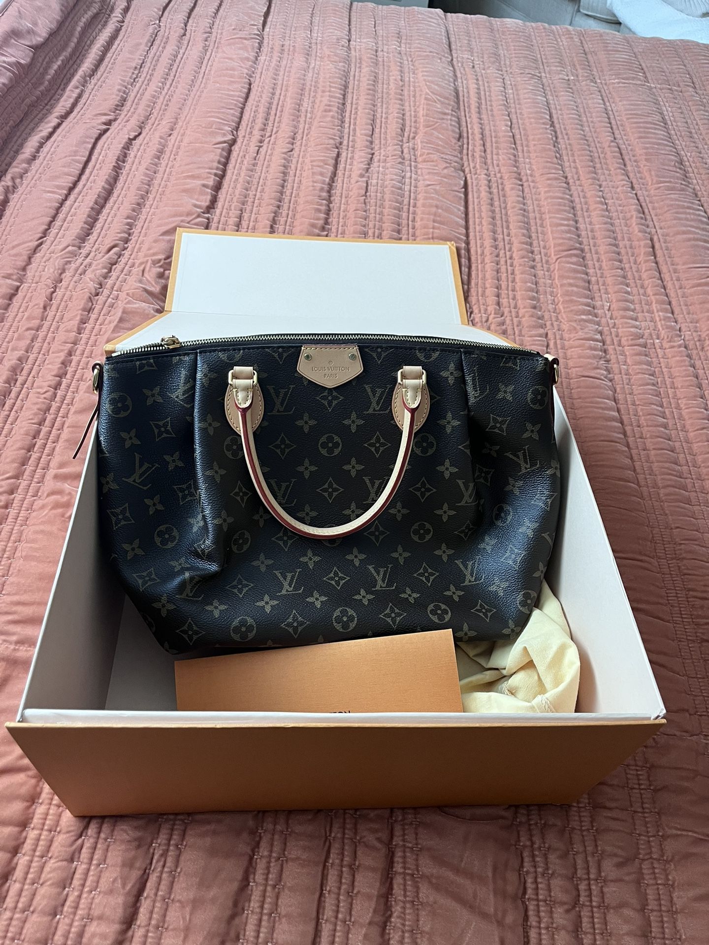 Brand New Louis Vuitton Turenne MM with all amenities