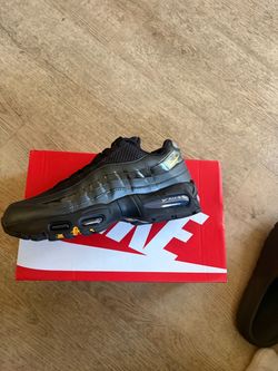 Nike Air Max 95 Black Gold Sneakers