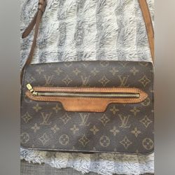 Authentic Louis Vuitton Crossbody 