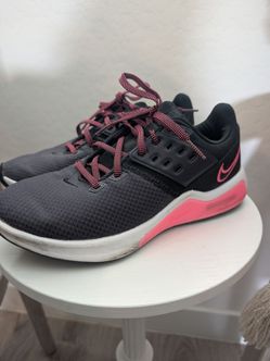 Semi used women's Nike shoes