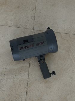 Neewer vision 4 300W flash outdoor studio