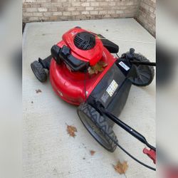 Cub Cadet Self-Propelled Gas Lawn Mower - New - Lansing, MI