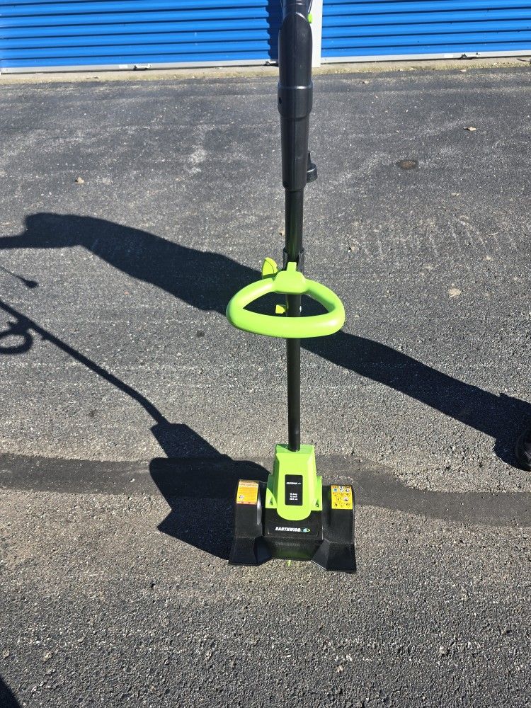 Electric snow shovel/blower