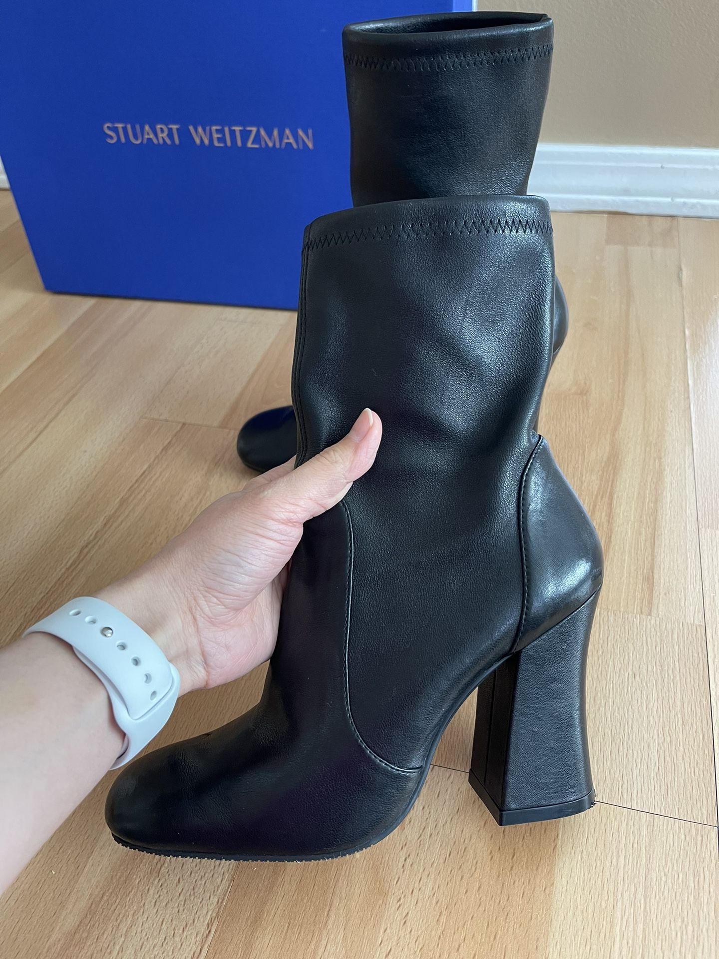 STUART WEITZMAN Curveblock 100 Bootie