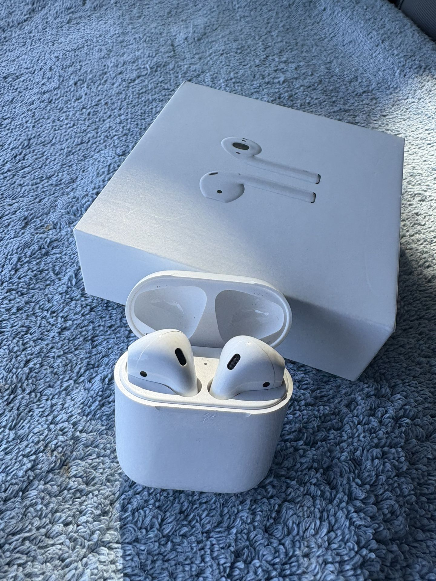 Like New Apple AirPods 2nd Gen. With Box.