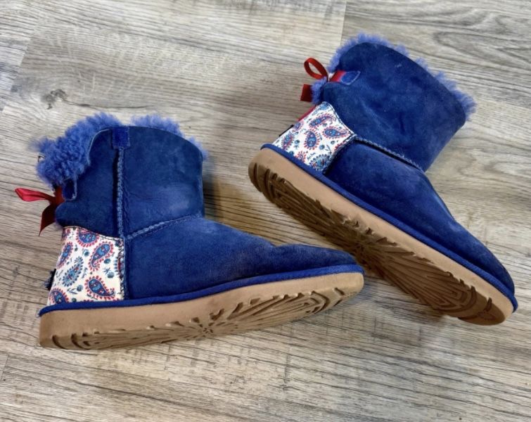 UGG Women’s Size 8 Blue/Red/White With Bows Boots
