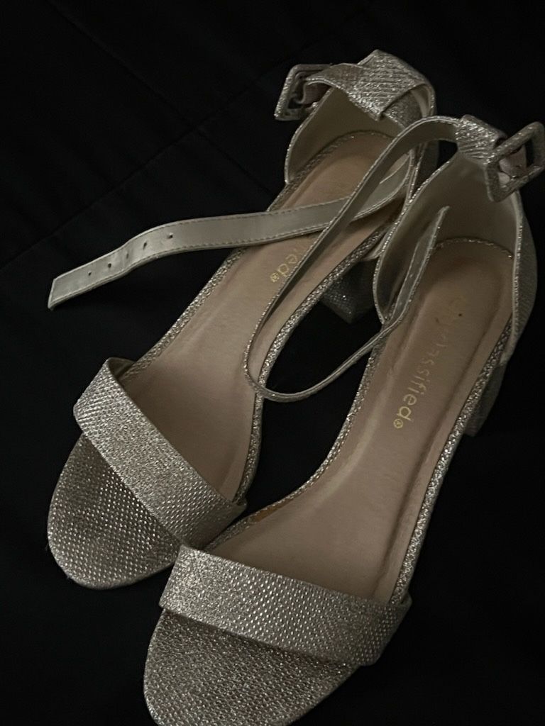 Gold HEELS- multiple sizes
