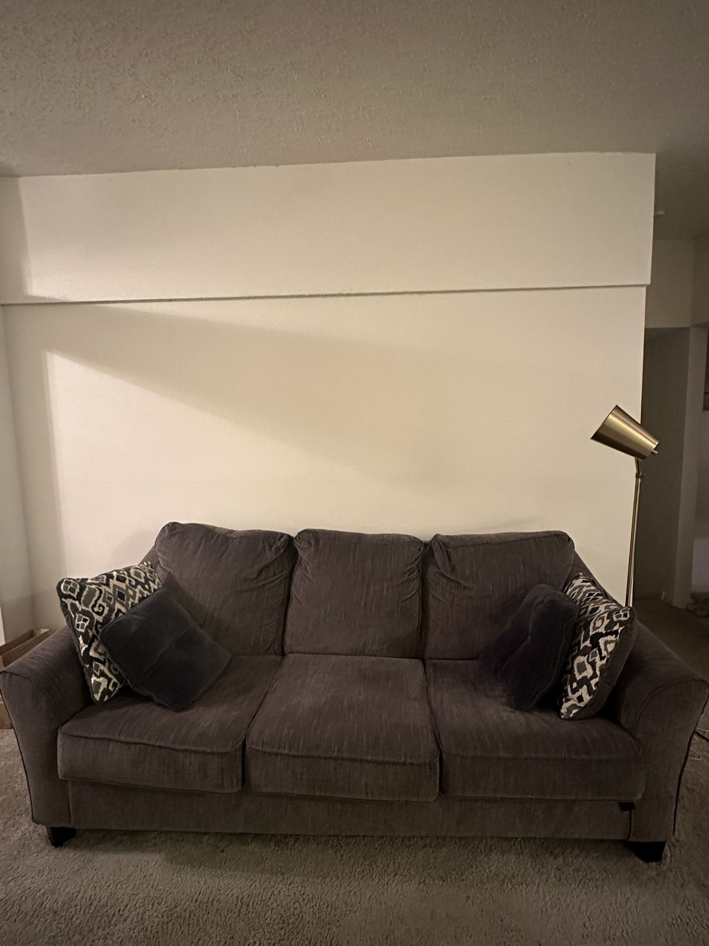 3 Seater Couch With Throw Pillows Included