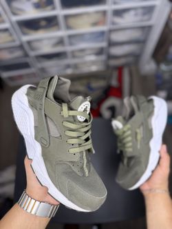 Nike Huaraches (green)