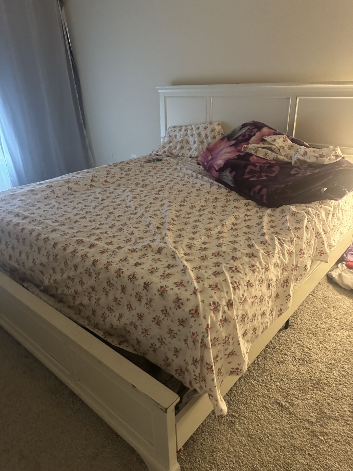 Comfortable King Size Bed! Memory Foam Mattress And Frame