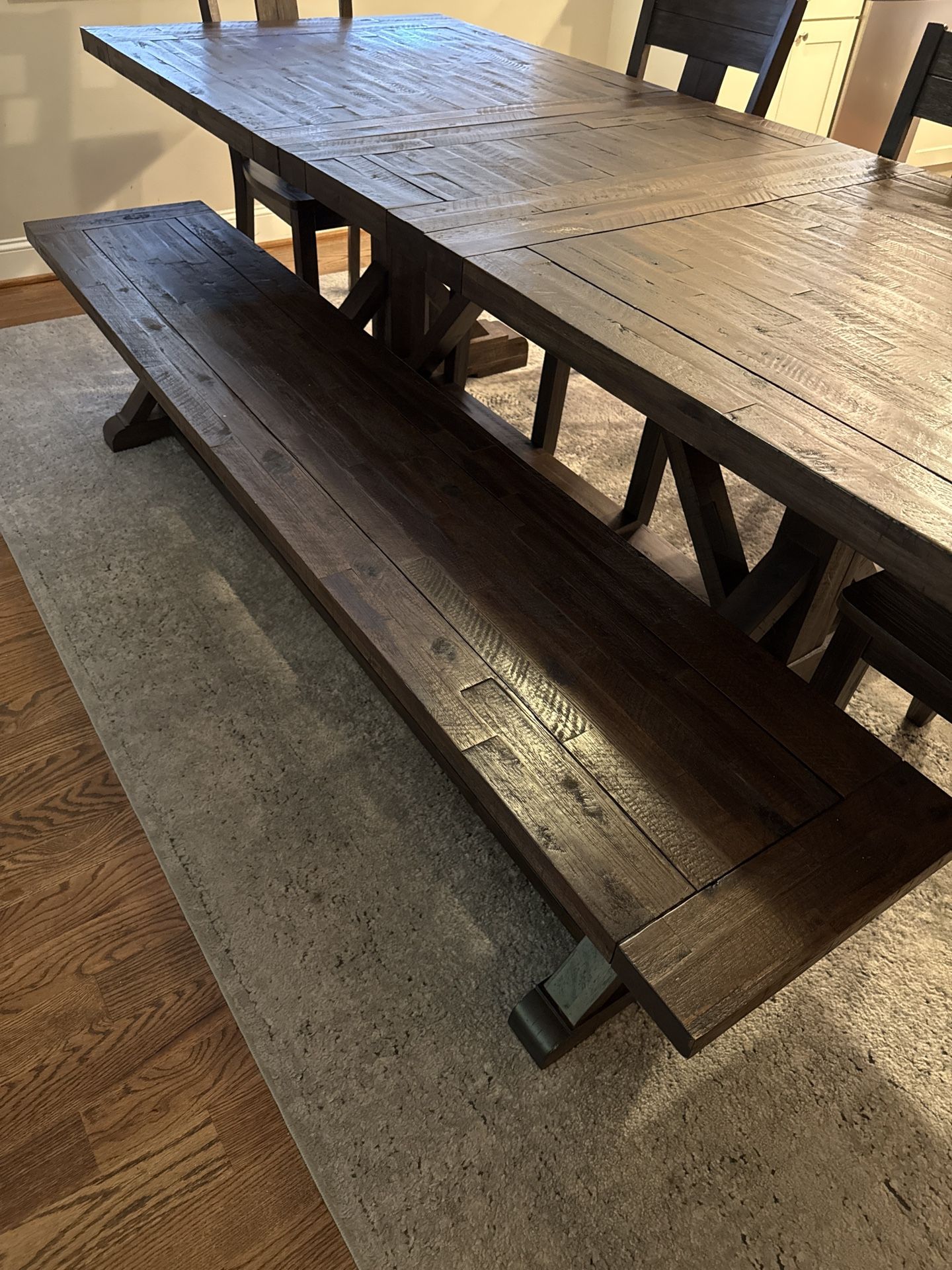 WOODSTOCK DINING ROOM TABLE SET