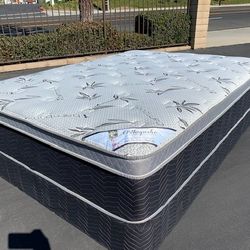 Queen Ortho Bamboo Pillow Top Mattress!•••
