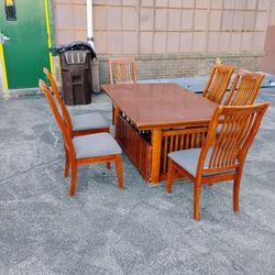 Dinner Table 6 Chairs 