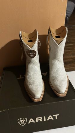 Women’s Ariat boots