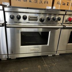 Wolf 36”Wide Dual Fuel Range Stove In Stainless Steel 