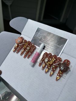 Acrylic press on nails