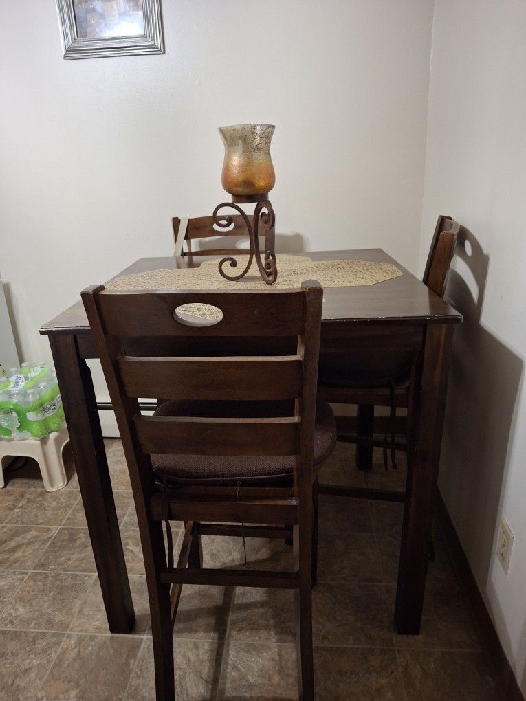 BROWN KITCHEN TABLE SET