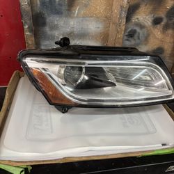 2015-2018 AUDI Q5 Headlight Right Passenger HID OEM
