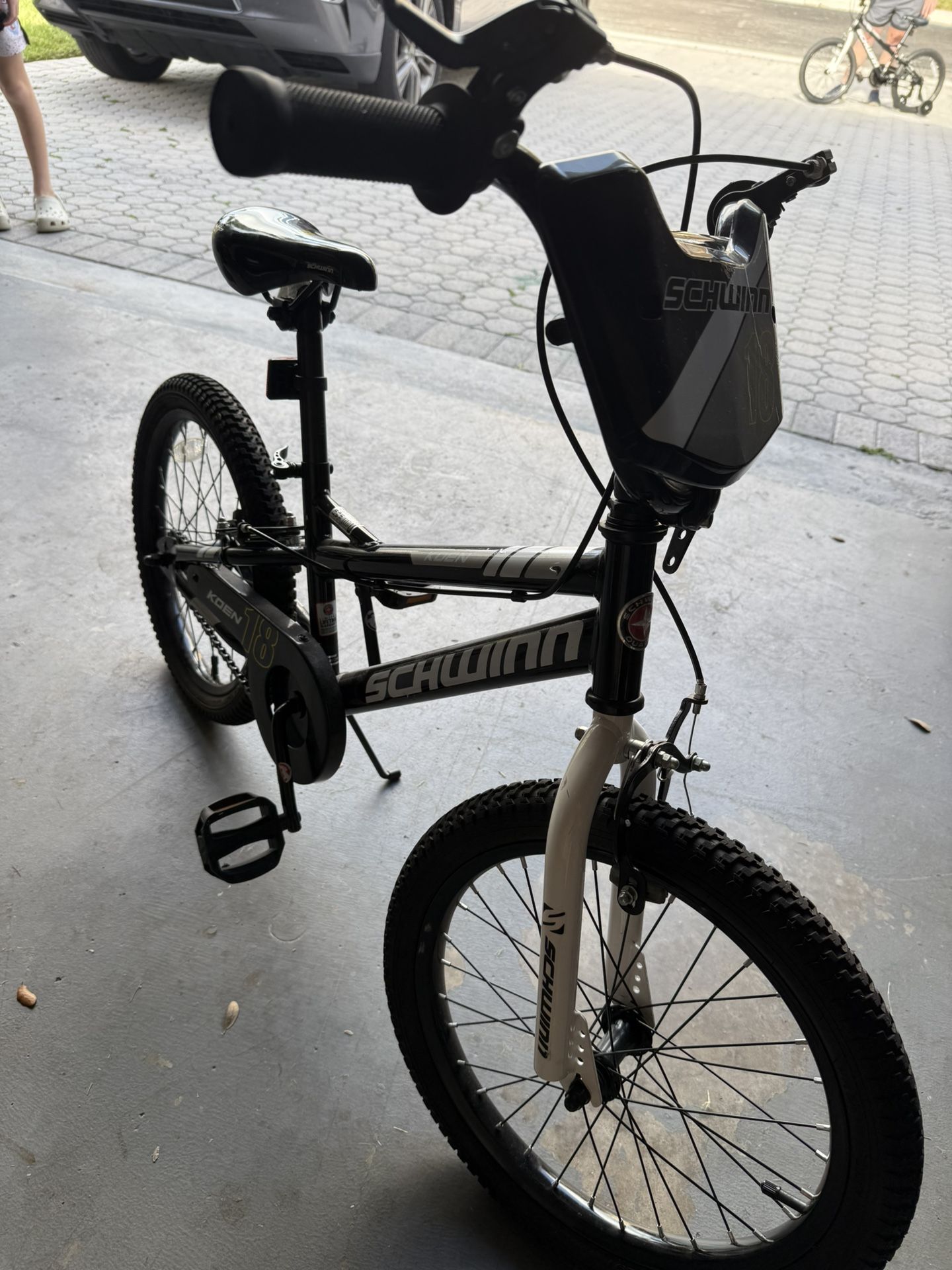 Schwinn 18" Koen Bike for Kids Ages 2-13 - Black