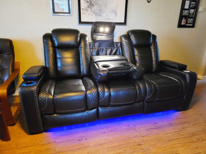 Party Time Black Power Reclining Sofa And Loveseat 