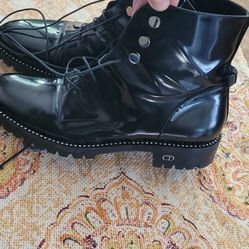 Christian Dior Authentic Woman Boots 