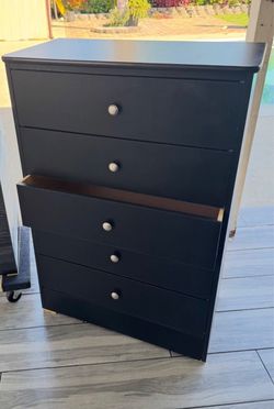 Five drawers dresser