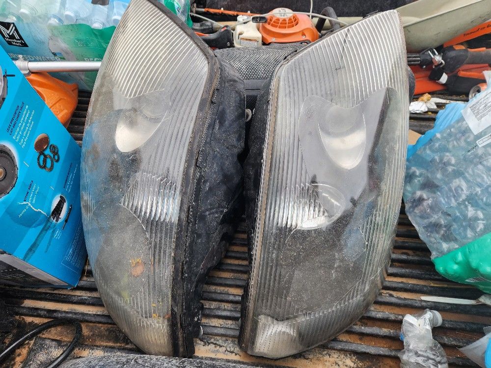 2004-2017 Volvo Headlights