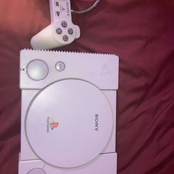 Playstation 1 With Controller