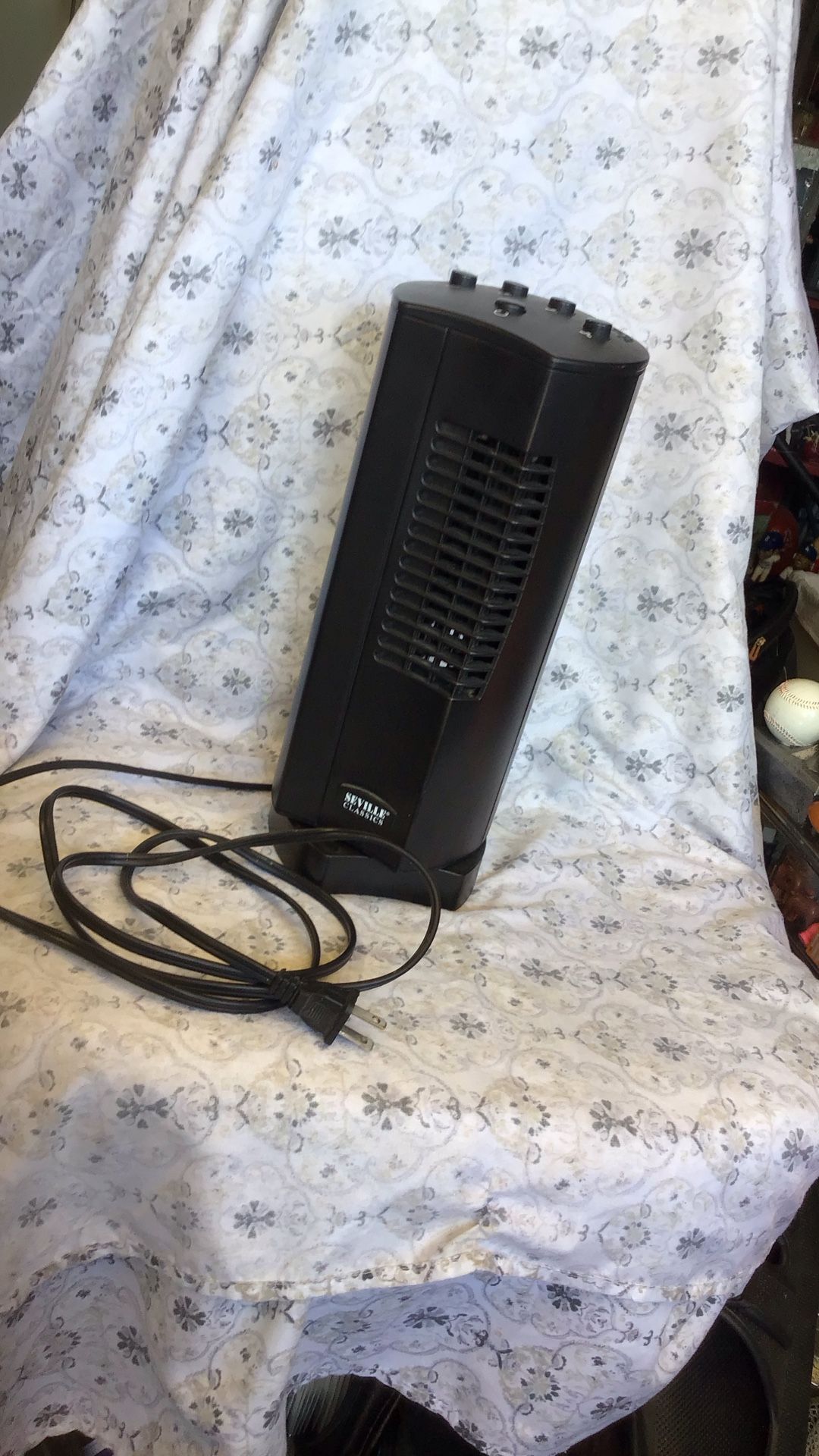 Seville Classics Ultra Slim Tower Fan 12” Tall