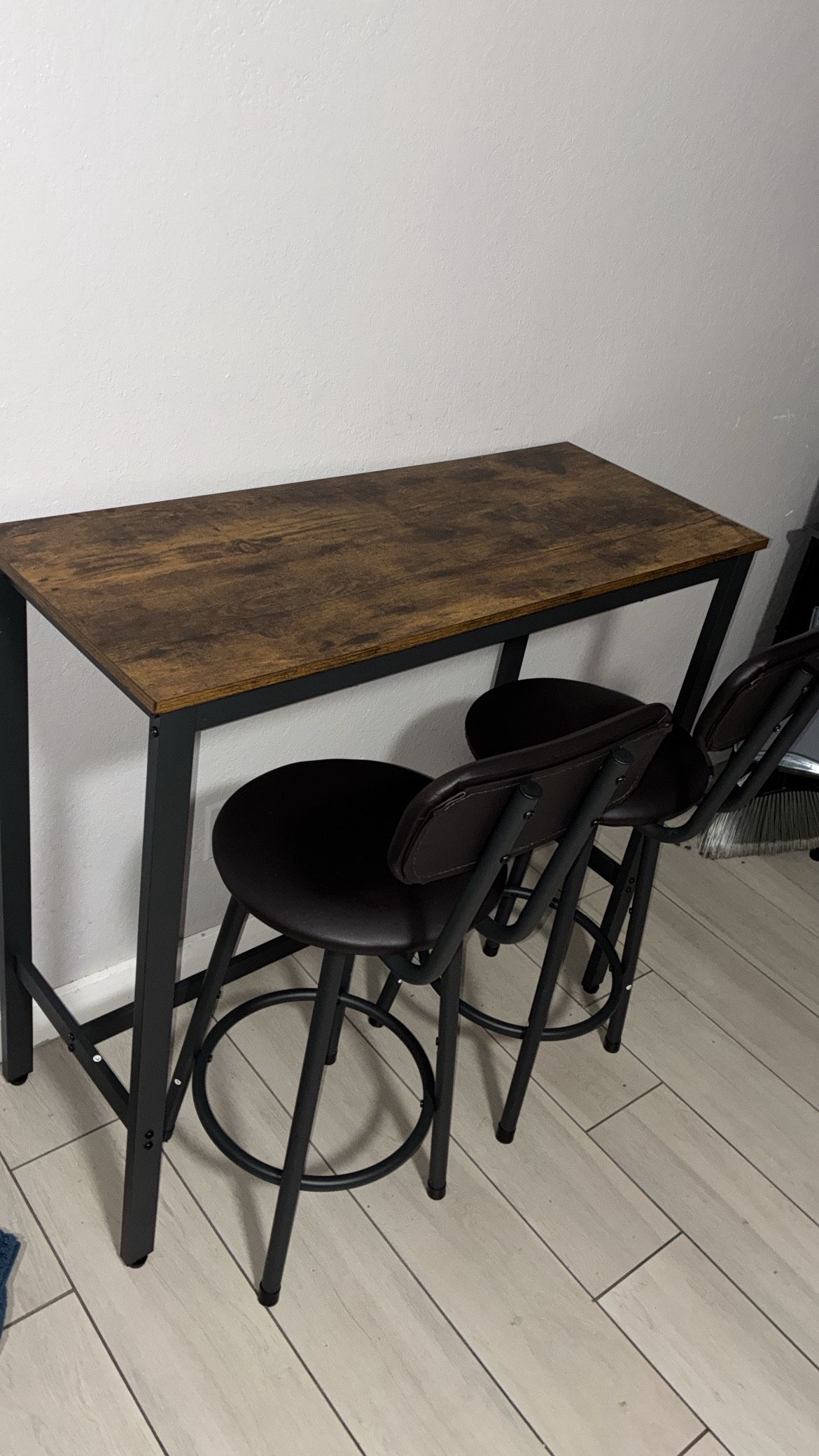 Small High Table W/Bar Stools