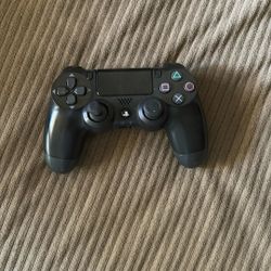 PS4 controller 