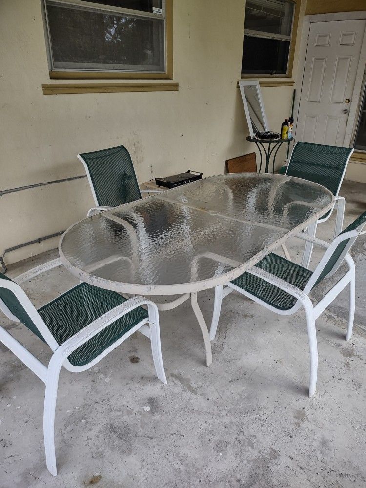 Table With 4 Chairs