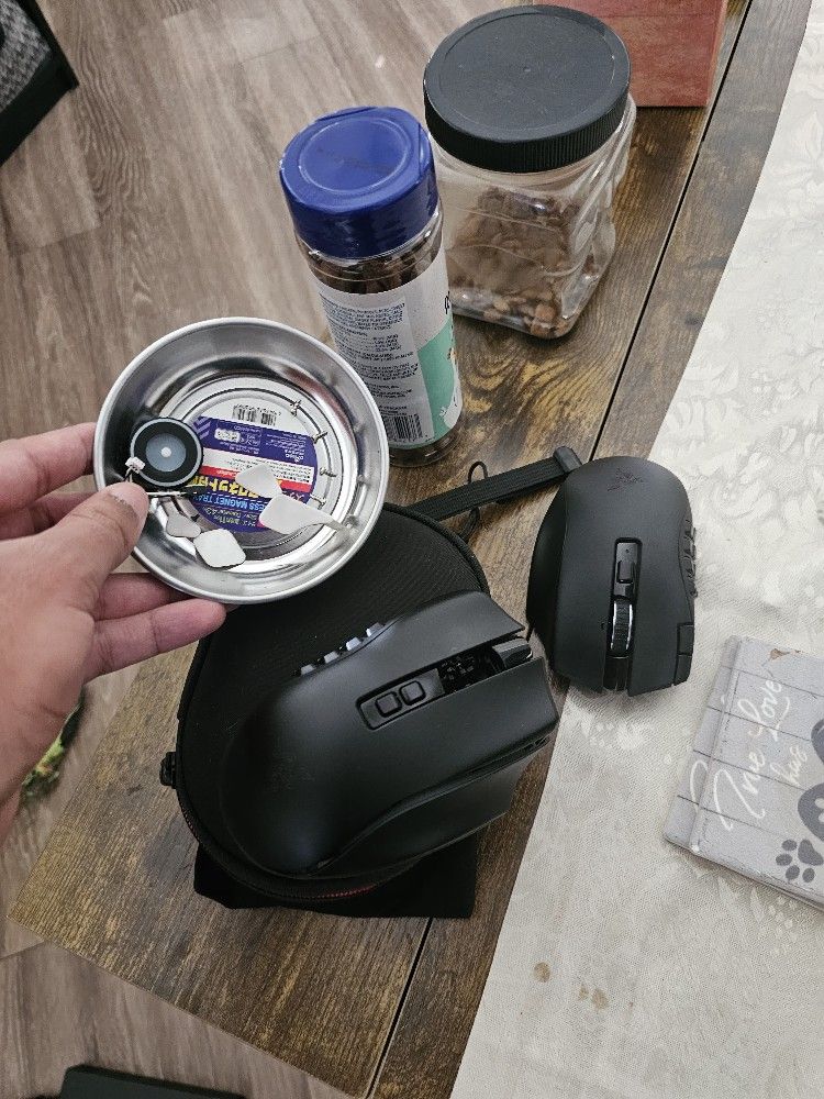 Razer Naga V1 Pro (DAMAGED)