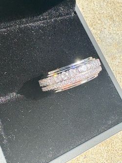 Sliver Moissanite Diamond engagement ring