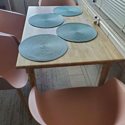 Like New Dinner Table 
