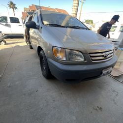 2002 Toyota Sienna