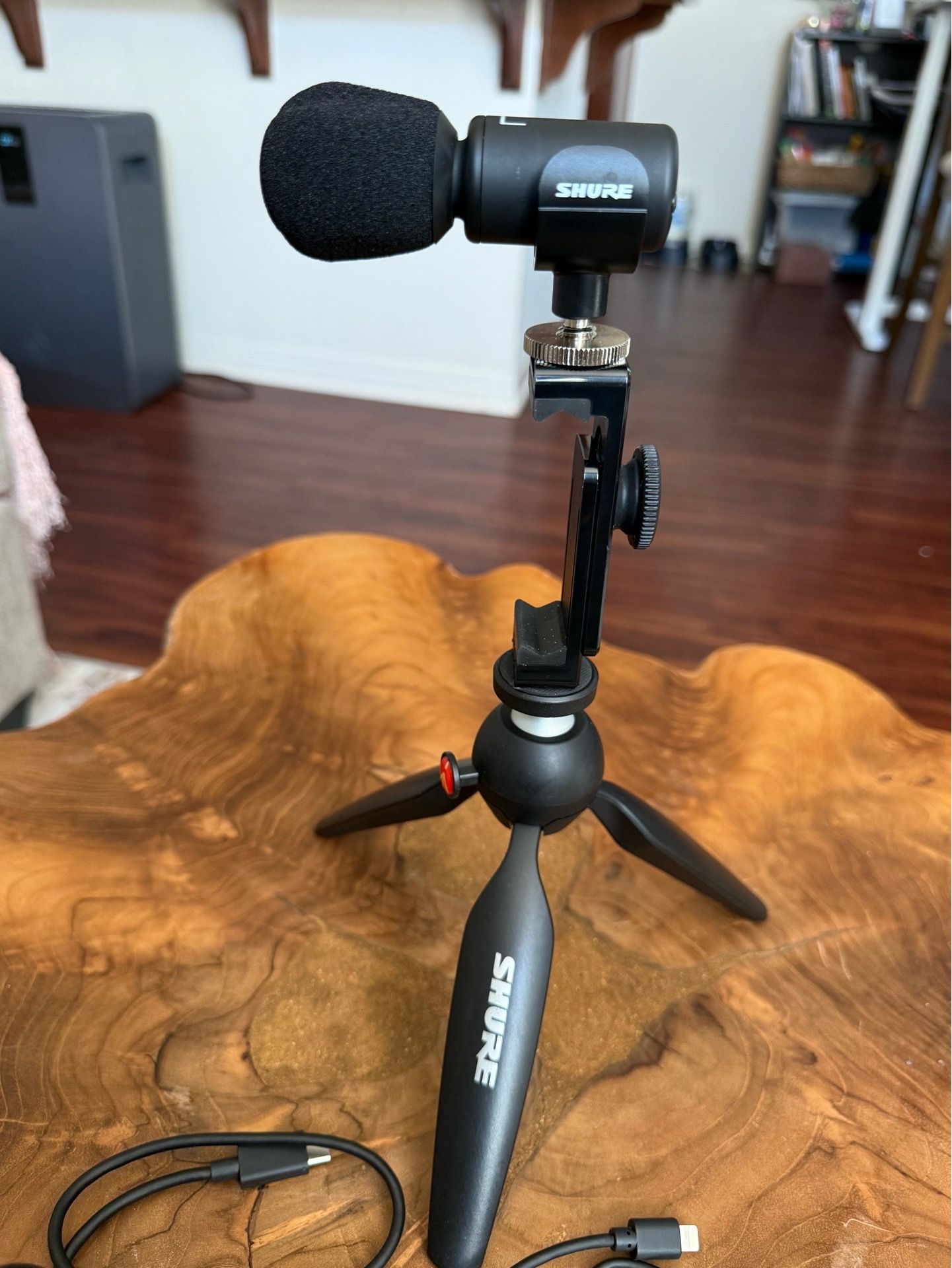 Shure MV88+ Video Kit microphone tripod