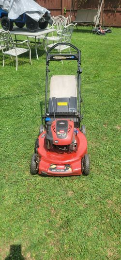 Toro Recycler 22" 190cc Briggs and Stratton Self-propelled Lawn Mower (Blade Spin Stop Feature)