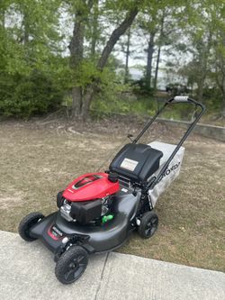 Honda HRN 216 Lawnmower 