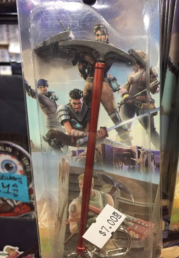 fortnite close shave pickaxe keychain - fortnite close shave pickaxe