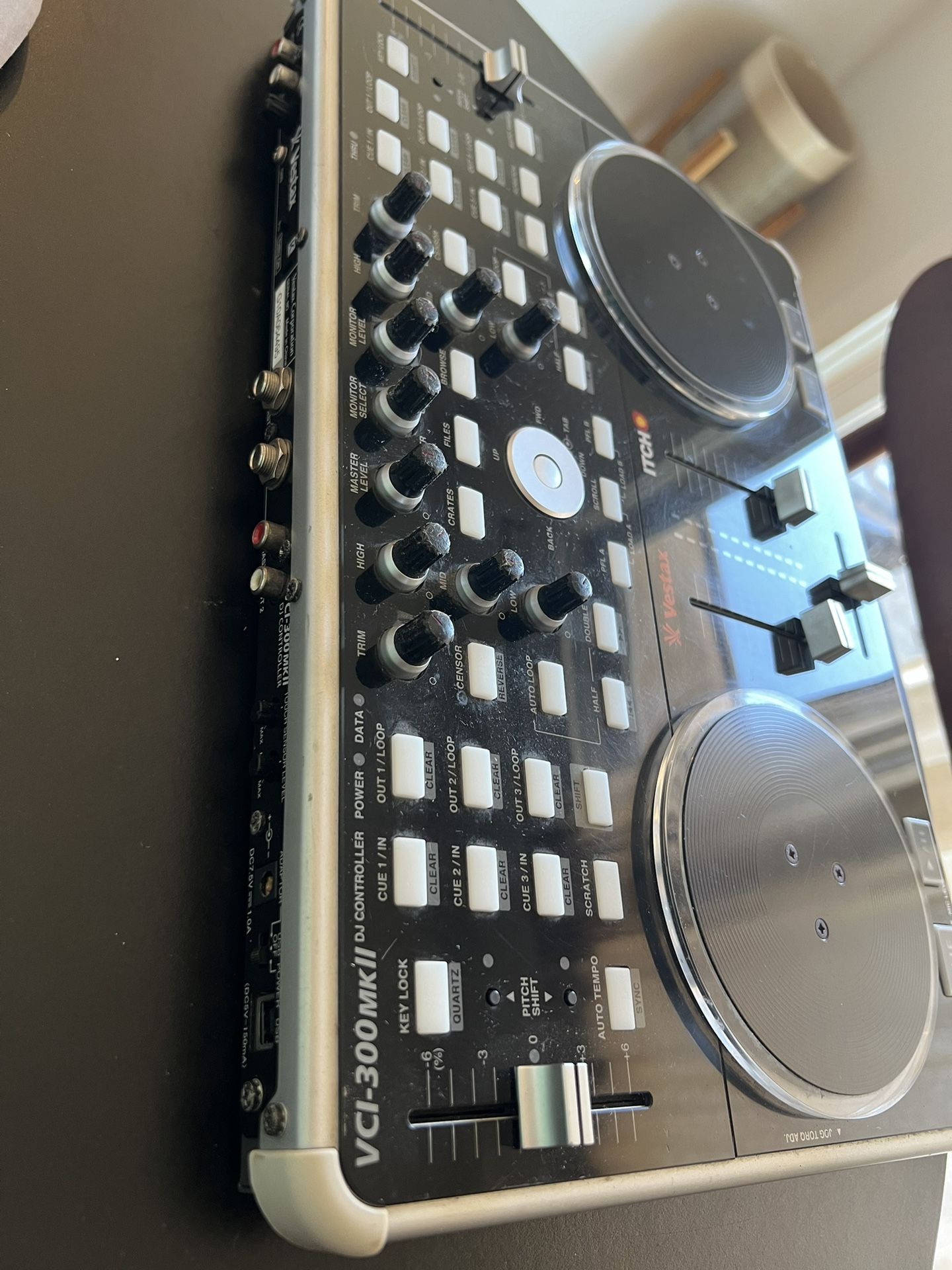 DJ Vestax VCI 300