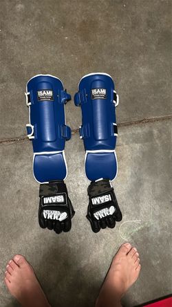 ISAMI Triangle Series Shin Guards & MMA Gloves Set