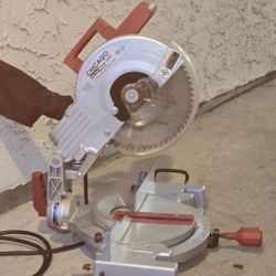 Chicago 10" Compound Miter Saw