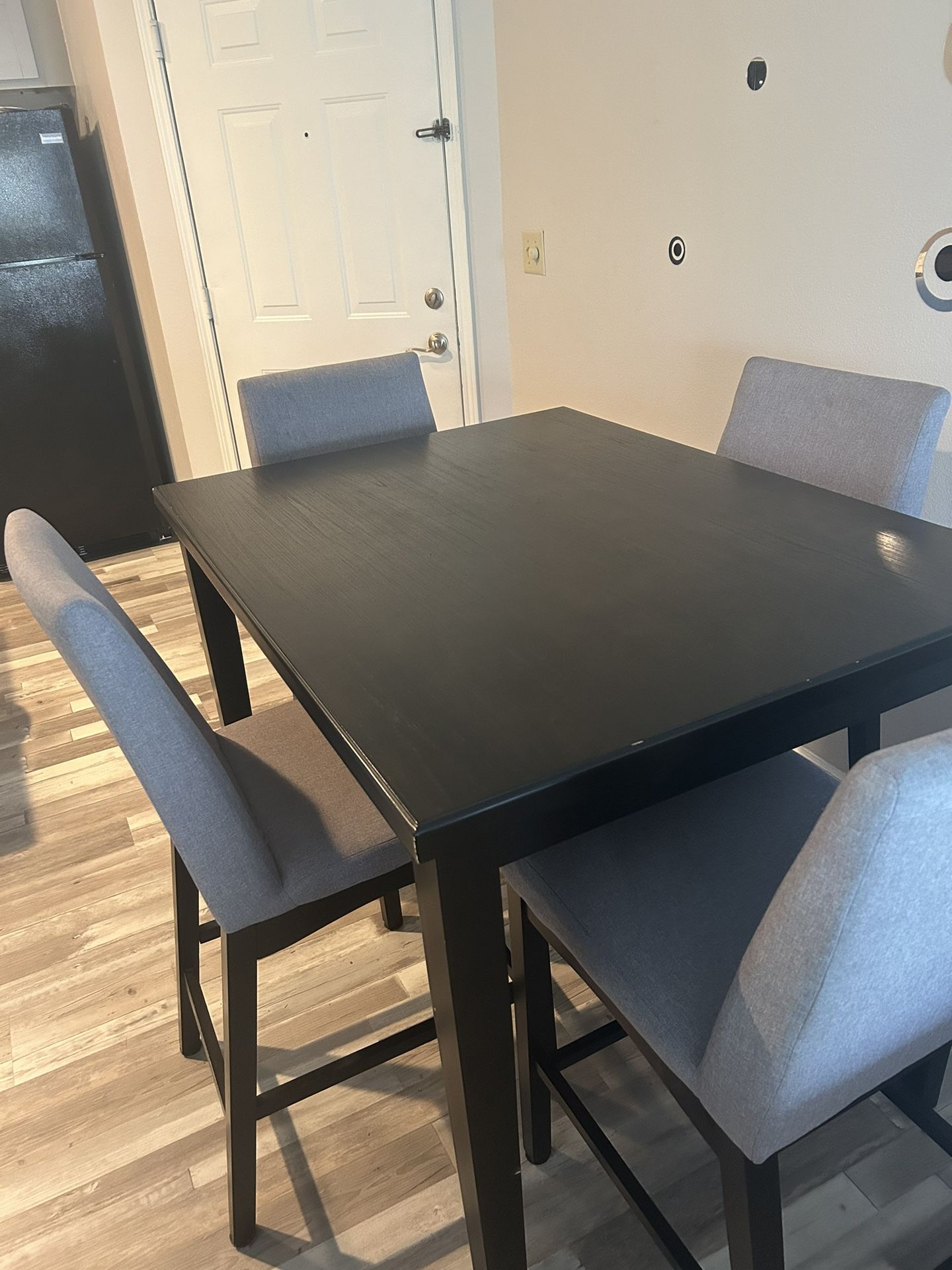 Black/Gray Dining Set 