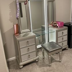 Glam Vanity