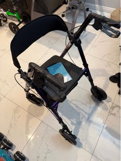 New Walker rollator / chair asking $100