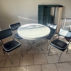 Free Retro Table and Chairs 42”W 29”H